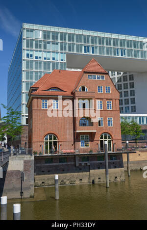 Altes Zollhaus, Spiegel-Verlag, Ericusspitze, Hafencity di Amburgo, Deutschland Foto Stock