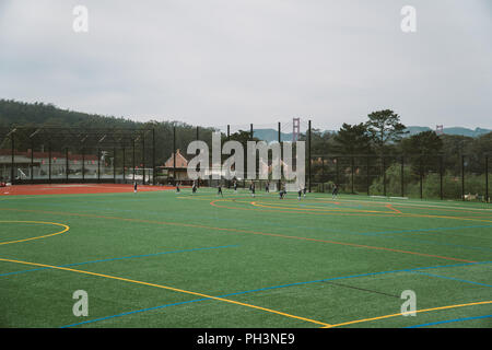 Alta scuola Campo Sportivo Bleachers Lacrosse Soccer Foto Stock