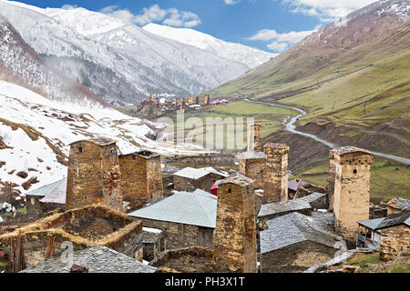 Villaggio Ushguli, montagne del Caucaso, Georgia Foto Stock