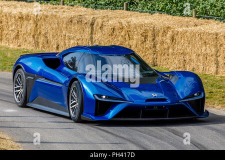 2018 NIO EP9 supercar elettrica su una dimostrazione hillclimb eseguire al 2018 Goodwood Festival of Speed, Sussex, Regno Unito. Foto Stock