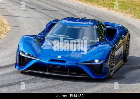 2018 NIO EP9 supercar elettrica su una dimostrazione hillclimb eseguire al 2018 Goodwood Festival of Speed, Sussex, Regno Unito. Foto Stock