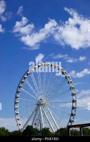 La Grande Roue de Montréal osservazione ruota panoramica Ferris nel Vecchio Porto di Montreal, QC, Canada Foto Stock