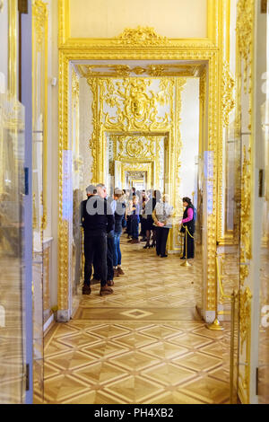 Pushkin, San Pietroburgo, Russia - 8 Gennaio 2018: porte all'interno del palazzo di Caterina in Tsarskoe Selo Foto Stock