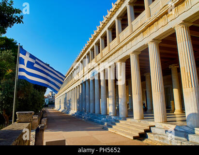 Facciata principale della Stoa di Attalos edificio all'Antica Agorà di Atene. Regione Attica, Grecia. Foto Stock