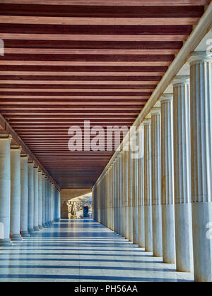 Portico di Stoa di Attalos edificio sulla Antica Agorà di Atene. Regione Attica, Grecia. Foto Stock