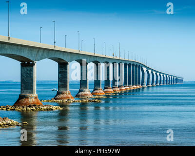 Foto della Confederazione Bridge da New Brunswick a Prince Edward Island. Foto Stock