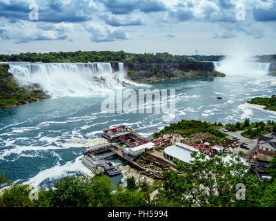 Foto di Niagara Falls preso dal lato canadese. Foto Stock