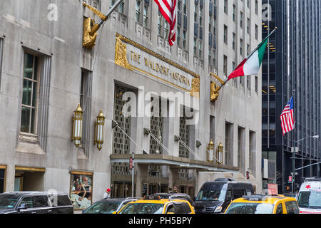 Hotel Waldorf Astoria (1931), 301 Park Avenue, Midtown Manhattan, a New York City, Stati Uniti d'America Foto Stock