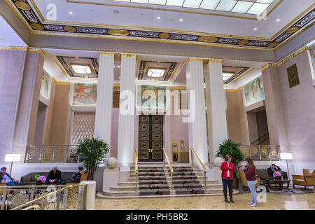 Hotel Waldorf Astoria (1931), 301 Park Avenue, Midtown Manhattan, a New York City, Stati Uniti d'America Foto Stock