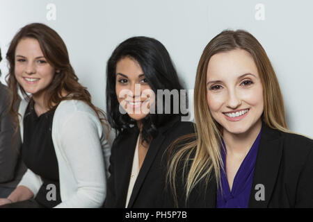 Diverse e abilitate le donne pronto per il business Foto Stock