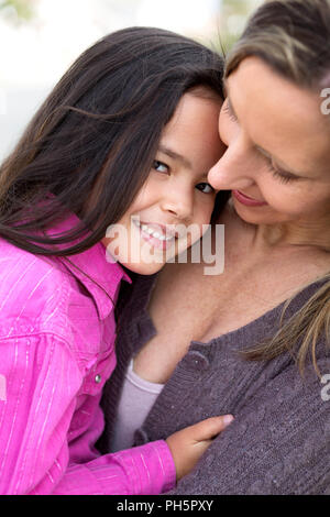 Asian Padre con sua figlia. Foto Stock