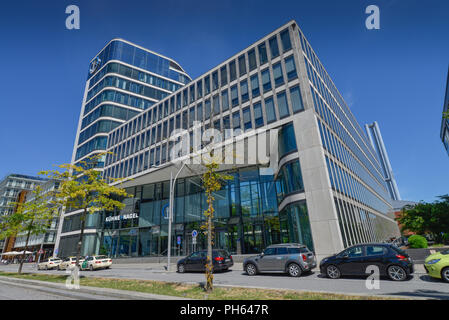 Und Kuehne Nagel, Grosser Grasbrook, Hafencity di Amburgo, Deutschland Foto Stock