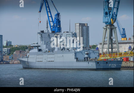 Fregatte Sachsen-Anhalt (F 224), Kuhwerder Hafen, Blohm + Voss, Steinwerder, Amburgo Foto Stock