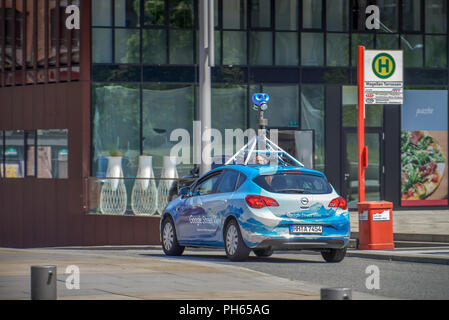 Google Auto, Magellan Terrassen, Hafencity di Amburgo, Deutschland Foto Stock