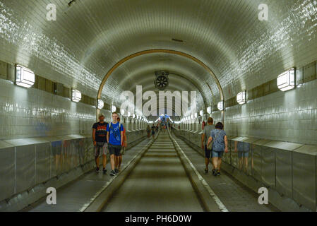 Alter Elbtunnel, Bei den San Pauli-Landungsbruecken, Amburgo, Deutschland Foto Stock