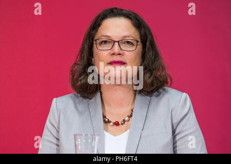 Andrea Nahles parlando a Willy Brandt House nel mese di agosto 2017 Foto Stock