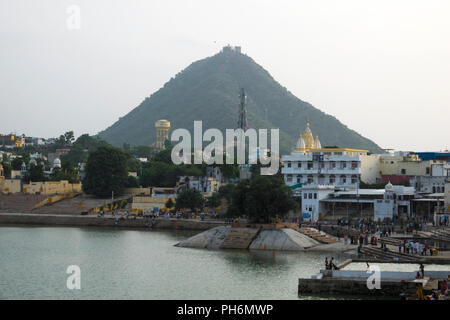 Il Santo acque del lago Pushkar, Rajasthan Foto Stock