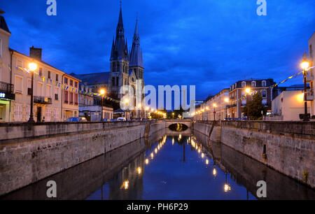 Châlons-en-Champagne di notte Foto Stock