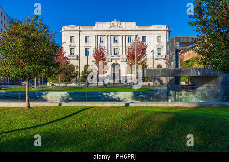 SANTANDER, Spagna - 31 ottobre 2013. Banca di Spagna è un edificio situato a Santander (Cantabria). Santander su ottobre 31, 2013 Foto Stock