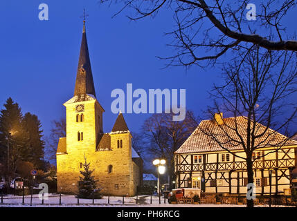 Villaggio chiesa del villaggio storico Wengern, Wetter Foto Stock