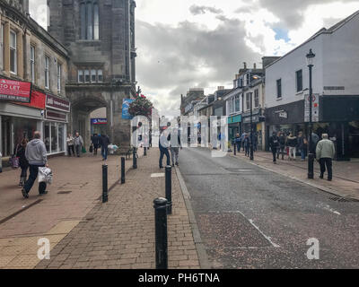 Ayr Scozia, Regno Unito - 29 agosto 2018: ricerca di High Street Ayr dove la maggior parte della strada è stata pedonalizzata in una offerta per il controllo del traffico in a Foto Stock