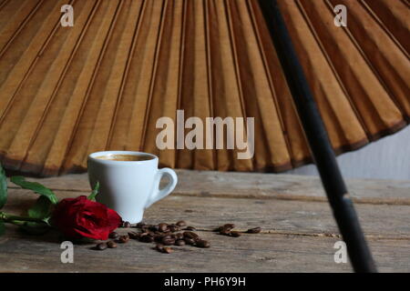 Chicco di caffè miscele catturati attraverso l umore evocando lo styling Foto Stock