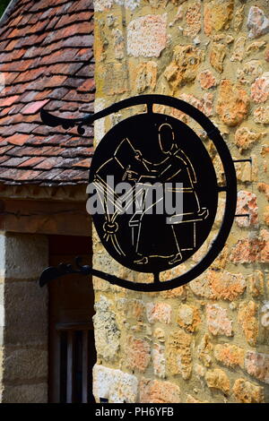 Viste del centro e le strade di La bastide medievale Borgo di Monpazier nella regione della Dordogne della Francia Foto Stock