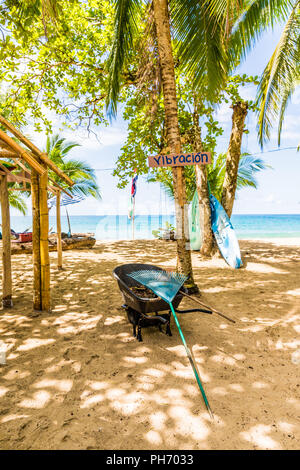 Una tipica vista in Punta uva in Costa Rica Foto Stock