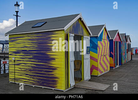 Prese alla fine del piacere più lungo molo nel mondo, nella estremità sud sul mare, in Essex. Foto Stock