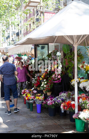 Pressione di stallo di fiori su Las Ramblas di Barcellona, Spagna Foto Stock