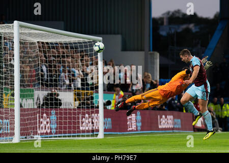 Burnley, Regno Unito. Il 30 agosto 2018, Burnley's Sam Vokes va vicino a rigature 30 agosto 2018, Turf Moor, Burnley, Inghilterra; UEFA Europa League, play off gamba 2 di 2, Burnley v Olympiacos FC Credito: News immagini /Alamy Live News Foto Stock