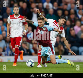 Burnley, Regno Unito. Il 30 agosto 2018. Jeff Hendrick di Burnley durante la UEFA Europa League Play-Off Round seconda gamba match tra Burnley e Olympiakos a Turf Moor il 30 agosto 2018 a Burnley, Inghilterra. Credito: Immagini di PHC/Alamy Live News Foto Stock