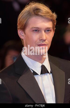 Venezia, Italia. Il 30 agosto, 2018. Joe Alwyn assiste la premiere del "favorito" durante il 75° Festival del Cinema di Venezia al Palazzo del Cinema di Venezia (Italia), il 30 agosto 2018. | Utilizzo di credito in tutto il mondo: dpa/Alamy Live News Foto Stock