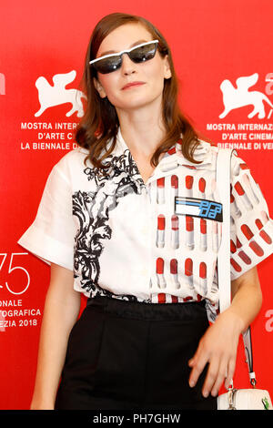 Venezia, Italia. Il 30 agosto, 2018. Hannah Gross assiste la "montagna" photocall durante il settantacinquesimo Venice Film Festival presso il Palazzo del Casinò su agosto 30, 2018 a Venezia, Italia. Credito: Giovanni Rasimus/Media punzone ***Francia, Svezia, Norvegia, Denark, Finlandia, Stati Uniti d'America, Repubblica Ceca, Sud America solo***/Alamy Live News Foto Stock