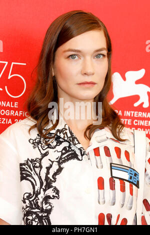 Venezia, Italia. Il 30 agosto, 2018. Hannah Gross assiste la "montagna" photocall durante il settantacinquesimo Venice Film Festival presso il Palazzo del Casinò su agosto 30, 2018 a Venezia, Italia. Credito: Giovanni Rasimus/Media punzone ***Francia, Svezia, Norvegia, Denark, Finlandia, Stati Uniti d'America, Repubblica Ceca, Sud America solo***/Alamy Live News Foto Stock