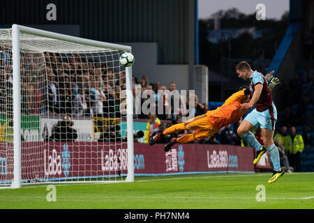 Burnley, Regno Unito. Il 30 agosto 2018. Burnley's Sam Vokes va vicino a rigature 30 agosto 2018, Turf Moor, Burnley, Inghilterra; UEFA Europa League, play off gamba 2 di 2, Burnley v Olympiacos FC Credito: Terry Donnelly/Alamy Live News Foto Stock