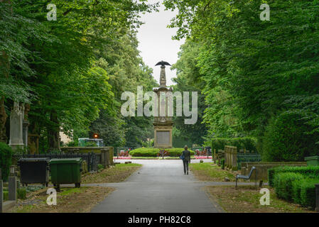 Hauptallee, Melaten-Friedhof, Aachener Strasse, Lindenthal, Koeln, Nordrhein-Westfalen, Deutschland Foto Stock
