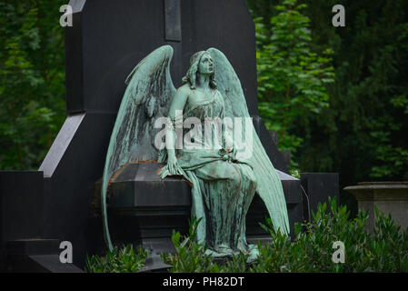 Engel, Granitsarg, Melaten-Friedhof, Aachener Strasse, Lindenthal, Koeln, Nordrhein-Westfalen, Deutschland Foto Stock