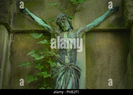 Kruzifix, Melaten-Friedhof, Aachener Strasse, Lindenthal, Koeln, Nordrhein-Westfalen, Deutschland Foto Stock