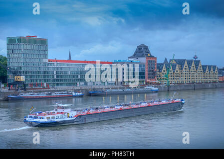 Kap am Suedkai, RACC. Uffici, Silo 23, Siebenbirge, Agrippinawerft, Rhein, Altstadt, Koeln, Nordrhein-Westfalen, Deutschland Foto Stock