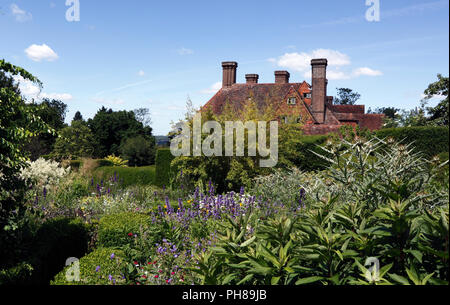 I giardini di Great Dixter House. EAST SUSSEX REGNO UNITO Foto Stock