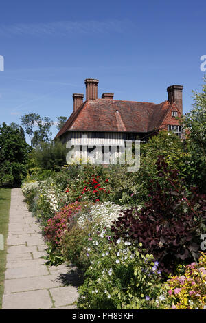GREAT Dixter House e la colorata estate lunga B0RDINE Foto Stock