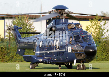 Come 332 L1 Super Puma elicottero della Federal Pol Foto Stock