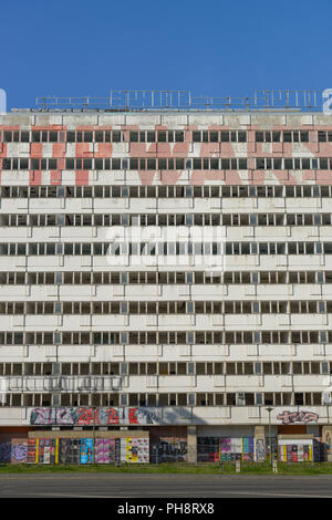 Haus der Statistik, Otto-Braun-Strasse / Karl-Marx-Allee, nel quartiere Mitte di Berlino, Deutschland Foto Stock