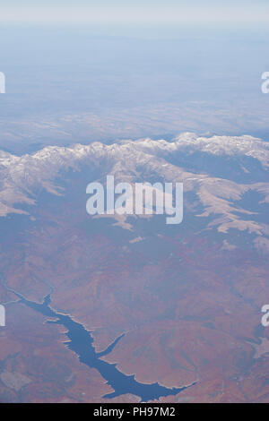 Goa, India - 8 Luglio 2018 - vista aerea dal piano in Himalaya Foto Stock