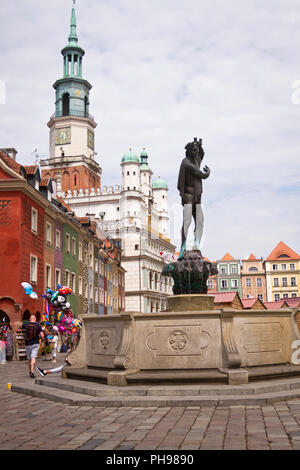 Fontana di Apollo, la piazza del mercato, Città Vecchia, Poznan, Polonia. Foto Stock