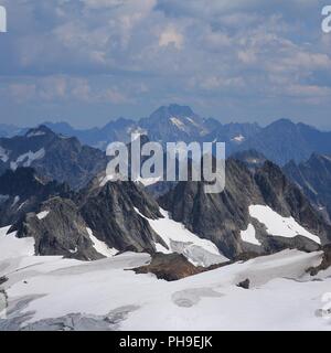 Ottima vista dalla cima del Monte Titlis per Oberalpstock Foto Stock