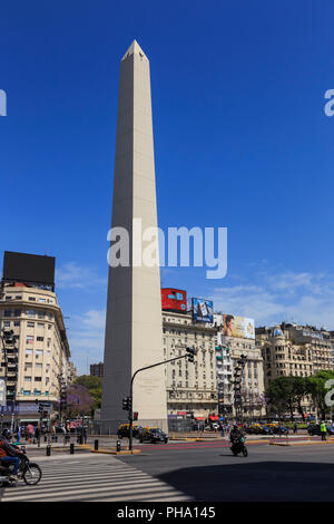 Obelisco, iconico monumento, Plaza de la Republica, Avenue 9 de Julio, Congreso e Tribunales, Buenos Aires, Argentina, Sud America Foto Stock