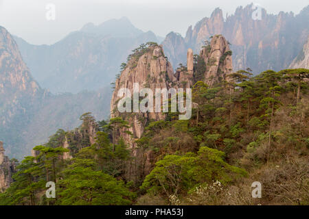 Le formazioni rocciose di Huang Shan, Cina Foto Stock