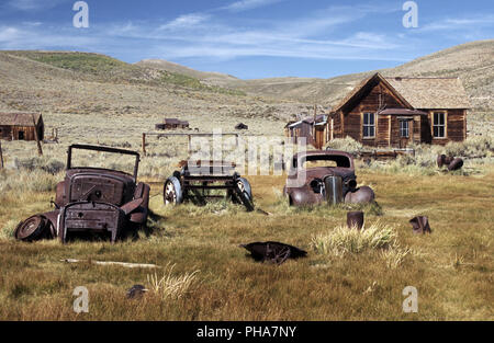 Bodie, rusty auto rottamate Foto Stock